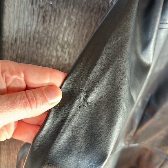 JASON WU
LS SHORT FAUX LEATHER DRESS
Size 14 - Picture 15 of 15